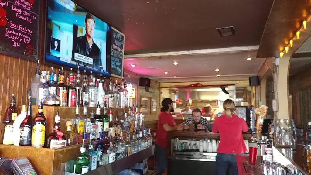 Woodys Pizza | meal delivery | 39 Center St, Folly Beach, SC 29439, USA | 8435880088 OR +1 843-588-0088