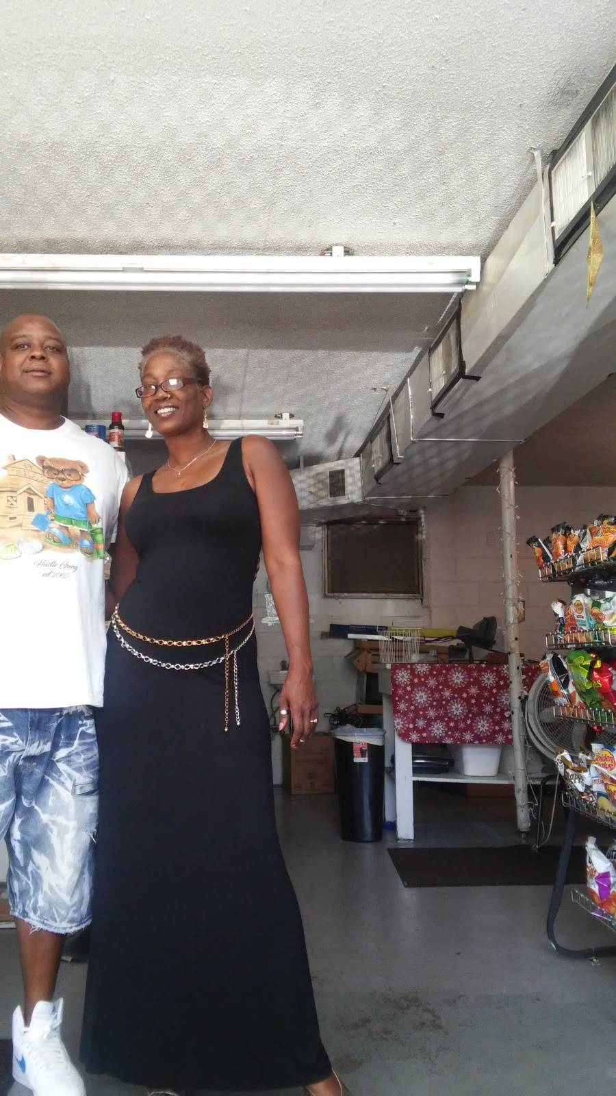 Captain Ds | restaurant | 889 Kraft St, Clarksville, TN 37040, USA | 9316489559 OR +1 931-648-9559