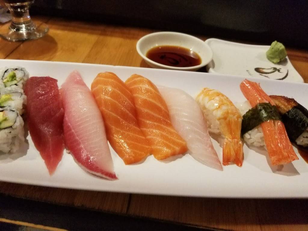 Toro Sushi | restaurant | 1712, 2546 N Clark St, Chicago, IL 60614, USA | 7733487255 OR +1 773-348-7255