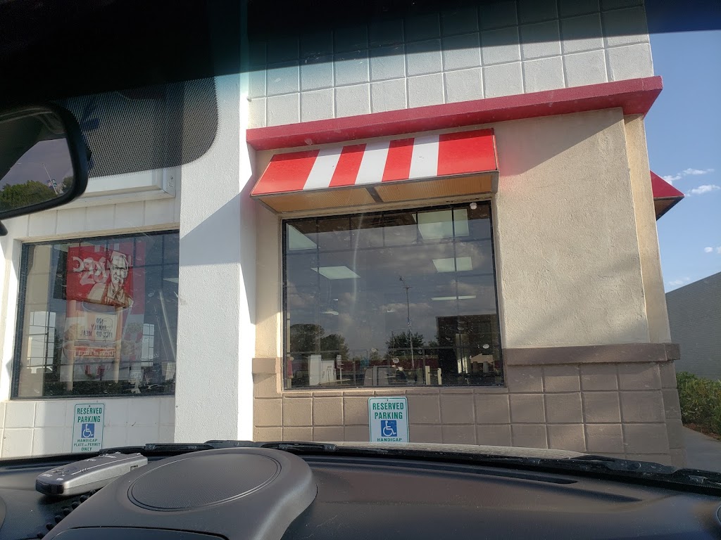 KFC | restaurant | 1060 E Fry Blvd, Sierra Vista, AZ 85635, USA | 5204586800 OR +1 520-458-6800