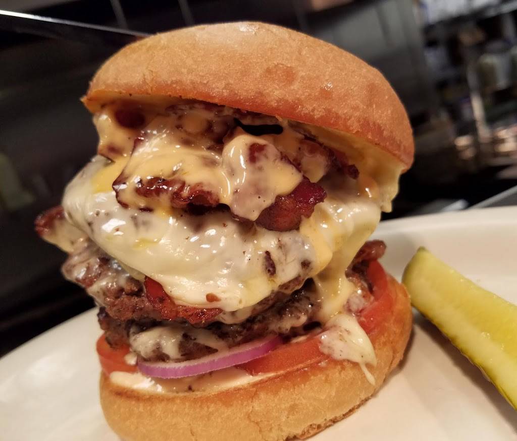 Moo Moos Burger Barn | restaurant | 10940A Trinity Pkwy # A, Stockton, CA 95219, USA | 2099579450 OR +1 209-957-9450