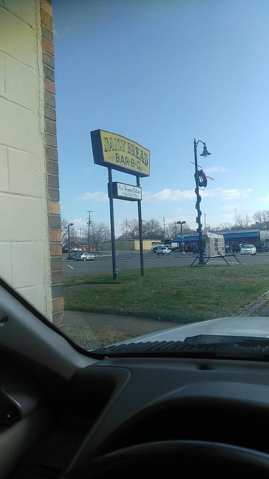 Daily Bread Barbecue | restaurant | 305 Jackson Ave S, Russellville, AL 35653, USA | 2563329621 OR +1 256-332-9621