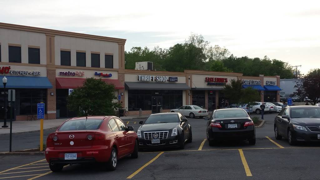 Revolution Billiards | night club | 9687 Fairfax Blvd, Fairfax, VA 22030, USA | 7033857529 OR +1 703-385-7529