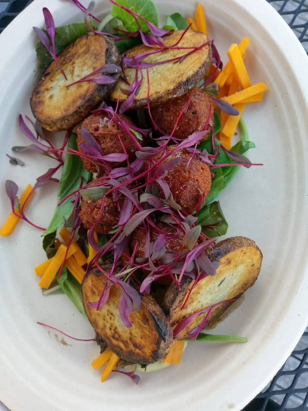 Bistro Vonish | restaurant | 701 E 53rd St, Austin, TX 78751, USA | 5125799854 OR +1 512-579-9854