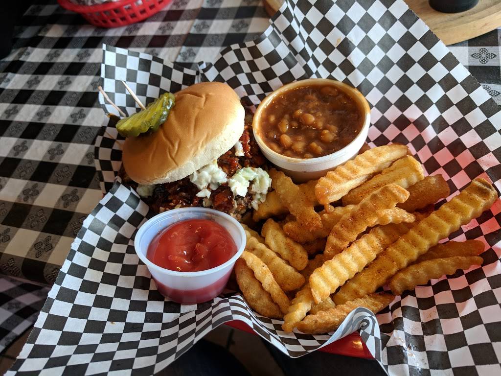 Crutchfields Bar-B-Q | restaurant | 2661 N Hollywood St, Memphis, TN 38127, USA | 9014339594 OR +1 901-433-9594