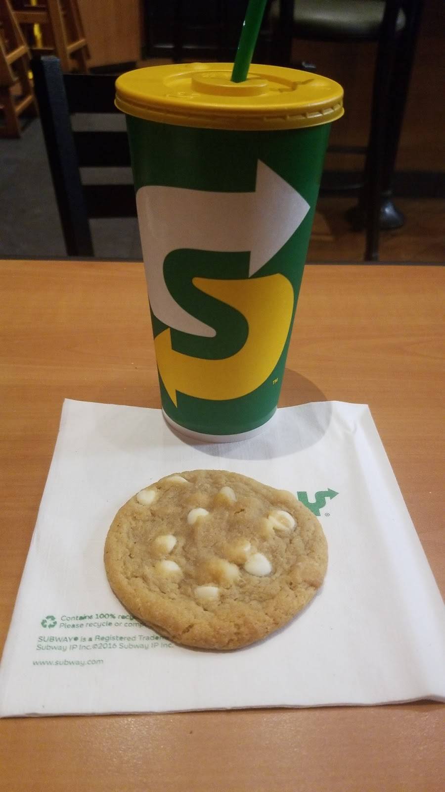 Subway | restaurant | 1900 W Vine St, Kissimmee, FL 34741, USA | 4079331483 OR +1 407-933-1483