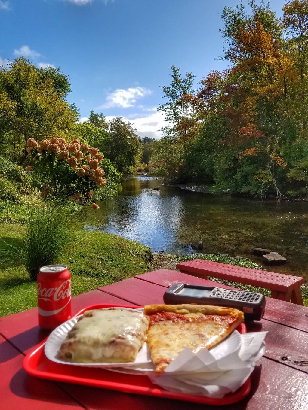 The Roadhouse | restaurant | 1111 W Main St, Riverhead, NY 11901, USA | 6312089888 OR +1 631-208-9888