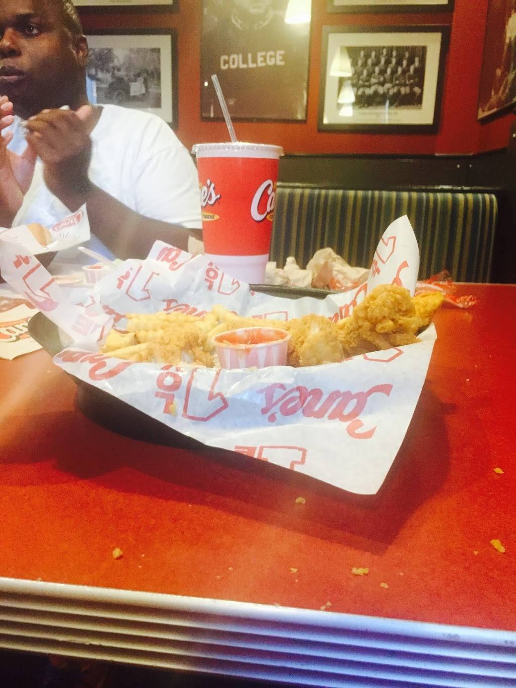 Raising Canes Chicken Fingers | meal takeaway | 2108 S College Ave, Fort Collins, CO 80525, USA | 9704821812 OR +1 970-482-1812