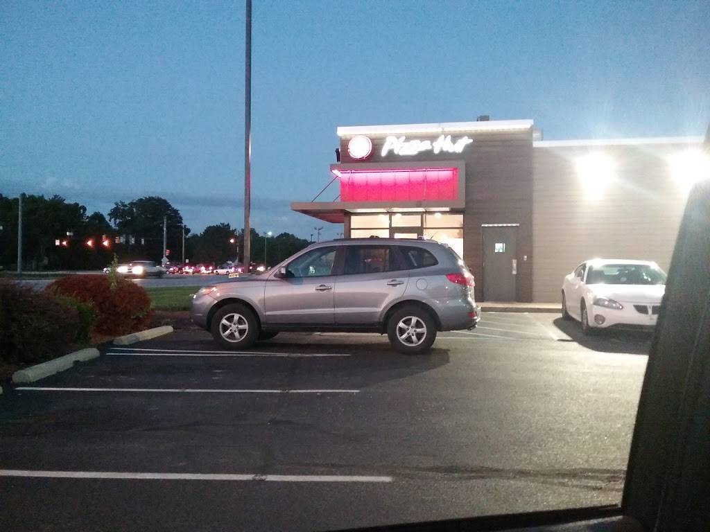 Pizza Hut | restaurant | 6115 W 10th St, Indianapolis, IN 46224, USA | 3174871717 OR +1 317-487-1717