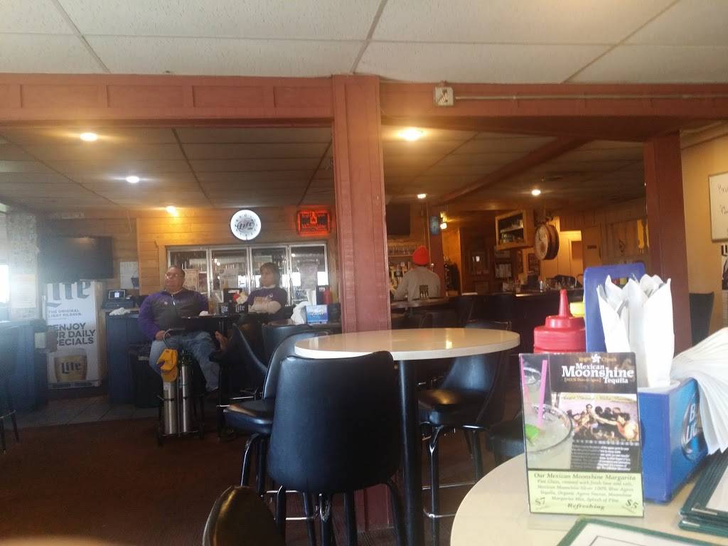 Forty Club Restaurant & Bar | restaurant | 950 2nd St NW, Aitkin, MN 56431, USA | 2189277090 OR +1 218-927-7090