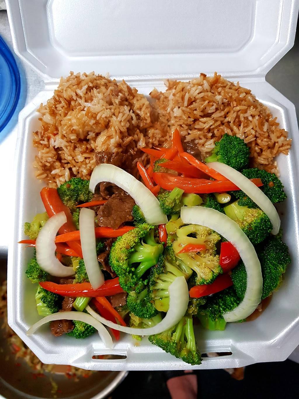 Chongs Carry Out | restaurant | 113 N Main St, Royalton, IL 62983, USA | 6189842725 OR +1 618-984-2725