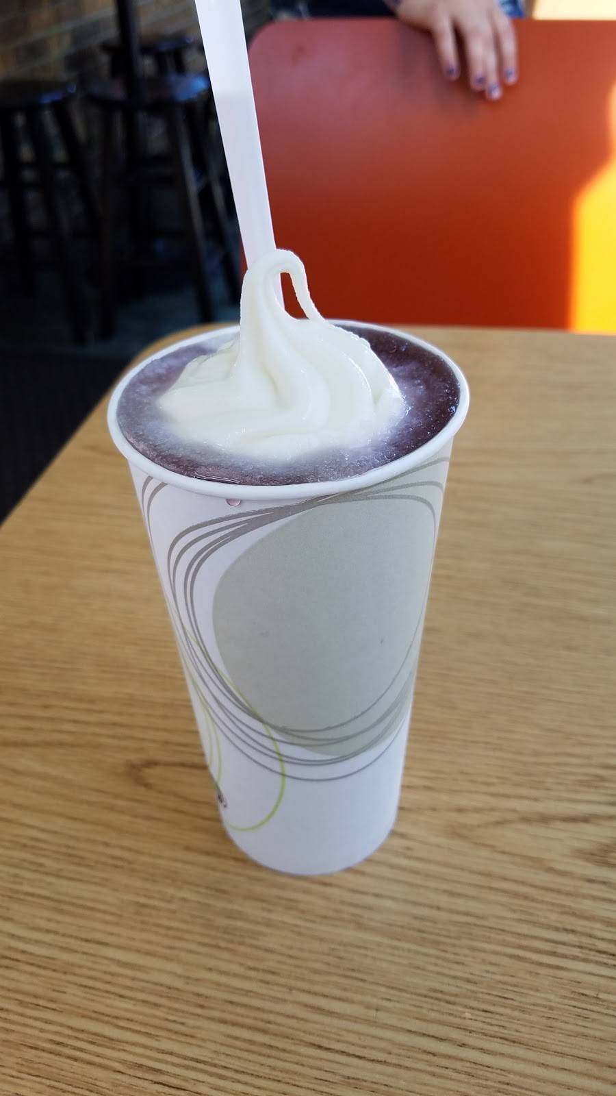 Whippy Dip | restaurant | 209 E South St, Monroeville, IN 46773, USA | 2606232101 OR +1 260-623-2101