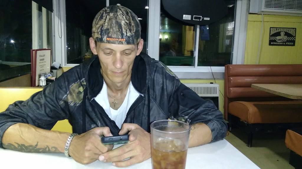 Valley Diner | restaurant | State Hwy 20, Pine Grove, WV 26437, USA | 3048892166 OR +1 304-889-2166