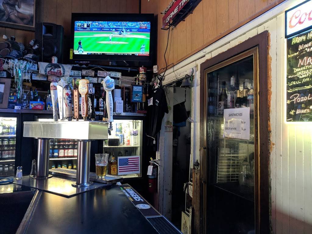 Pattys Inn | restaurant | 102 S Montgomery St, San Jose, CA 95110, USA | 4089984566 OR +1 408-998-4566