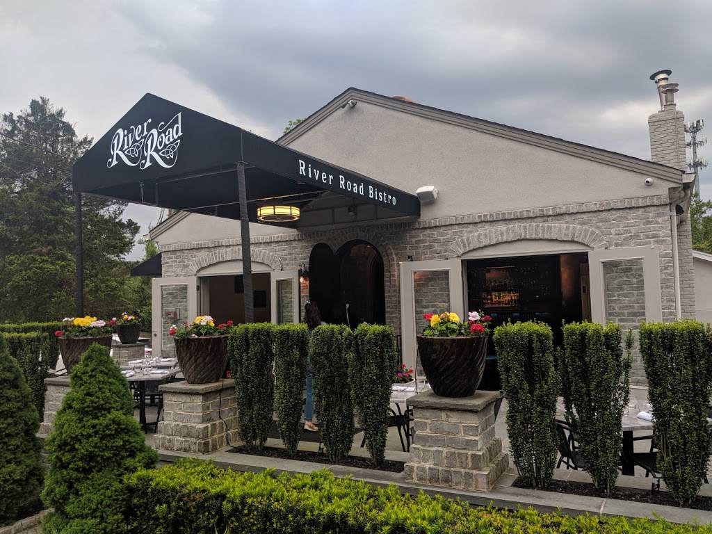 River Road American Bistro | restaurant | 160 Mill River Rd, Oyster Bay, NY 11771, USA | 5168025661 OR +1 516-802-5661