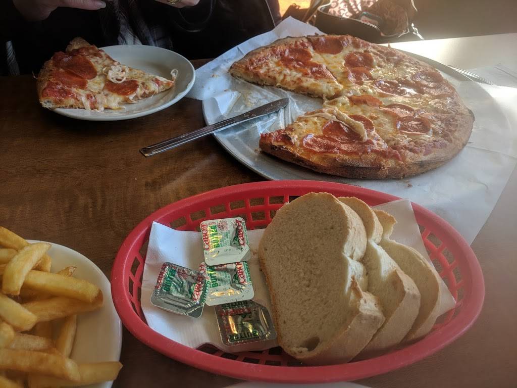 Uncle Tonys Pizza & Pasta | restaurant | 260 Newport Ave, Rumford, RI 02916, USA | 4014384646 OR +1 401-438-4646