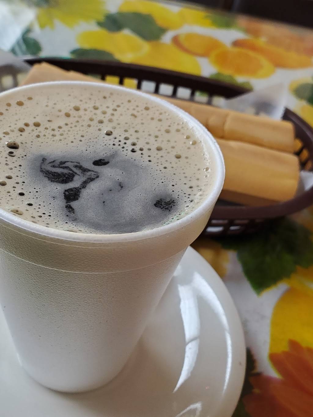 Munchies Cafe | restaurant | 16504 NW 49th Ave, Hialeah, FL 33014, USA | 3056217117 OR +1 305-621-7117