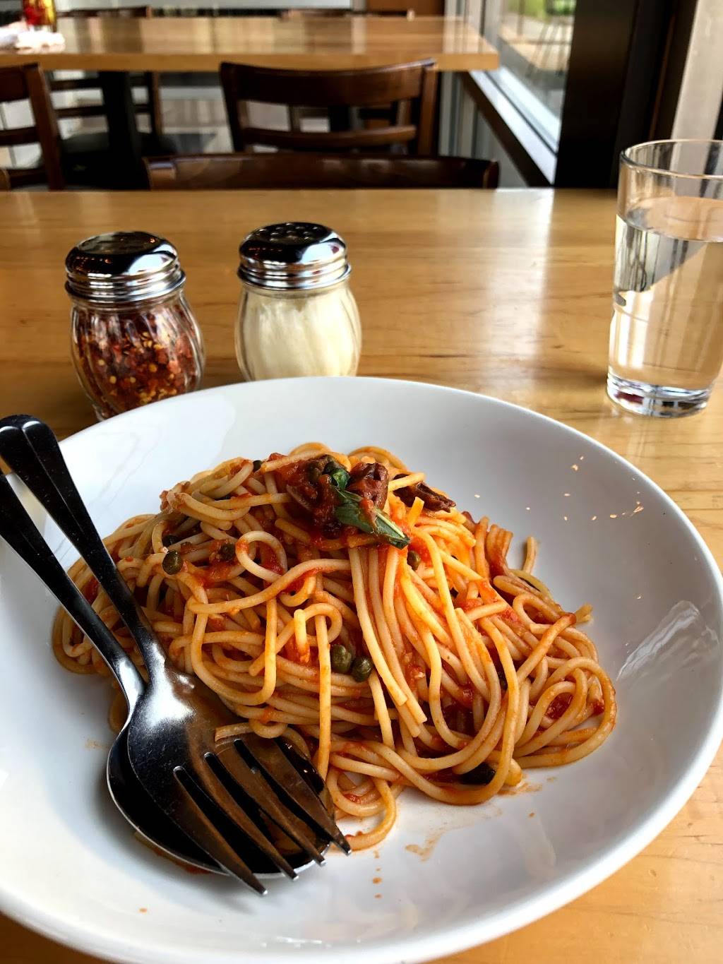 Tutta Bella Neapolitan Pizzeria - Wallingford | restaurant | 4411 Stone Way N, Seattle, WA 98103, USA | 2066333800 OR +1 206-633-3800