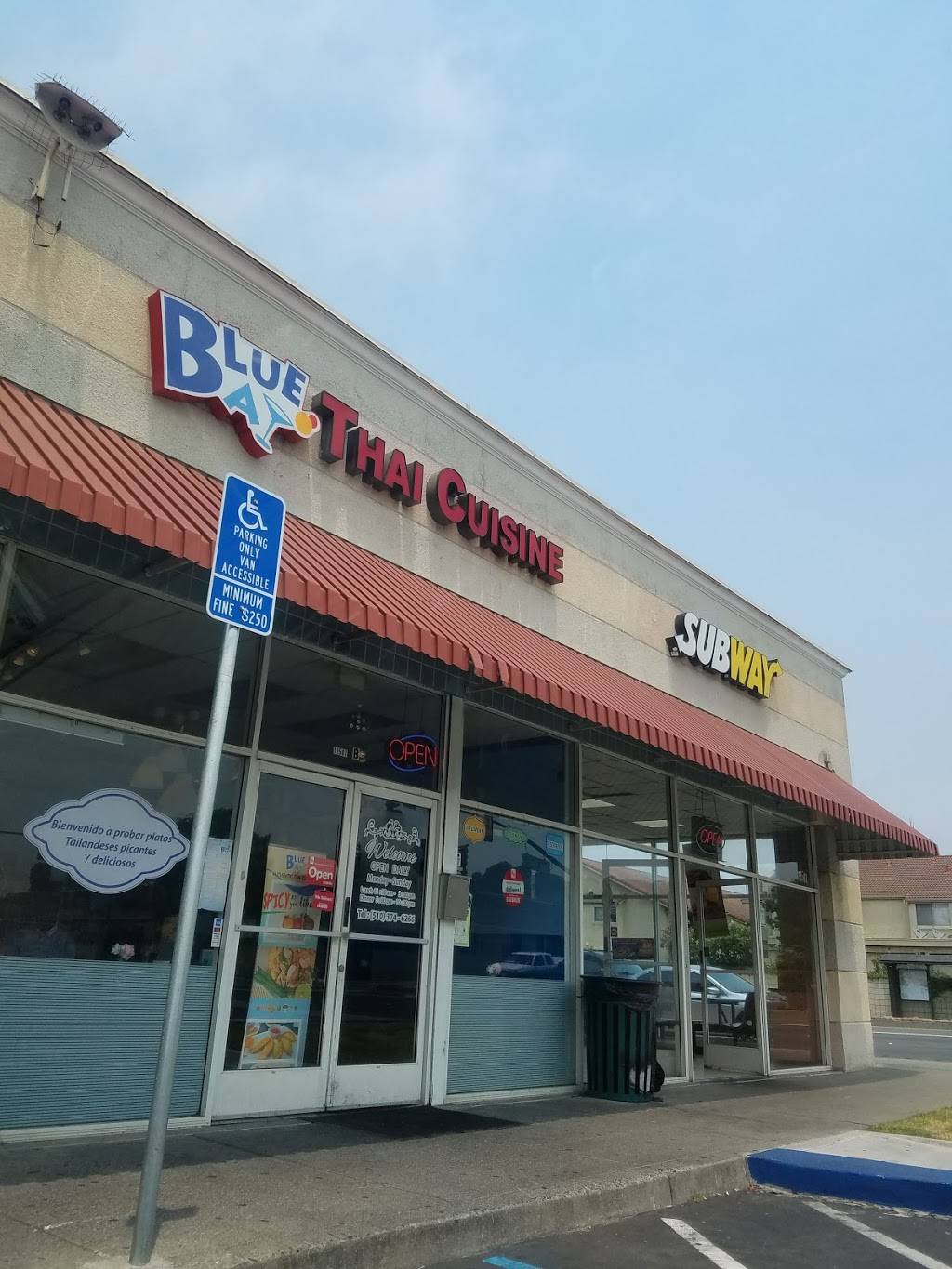 Blue Bay | restaurant | 13501 San Pablo Ave B, San Pablo, CA 94806, USA | 5103746266 OR +1 510-374-6266