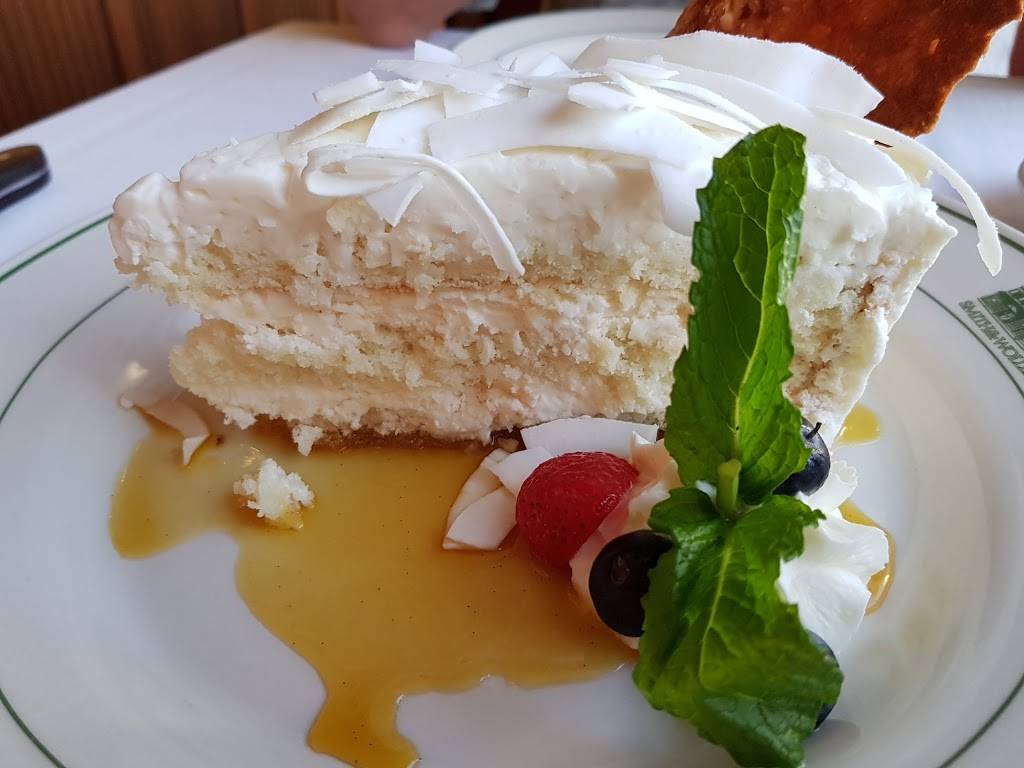 Smith & Wollensky | restaurant | 1 Washington Ave, Miami Beach, FL 33139, USA | 3056732800 OR +1 305-673-2800