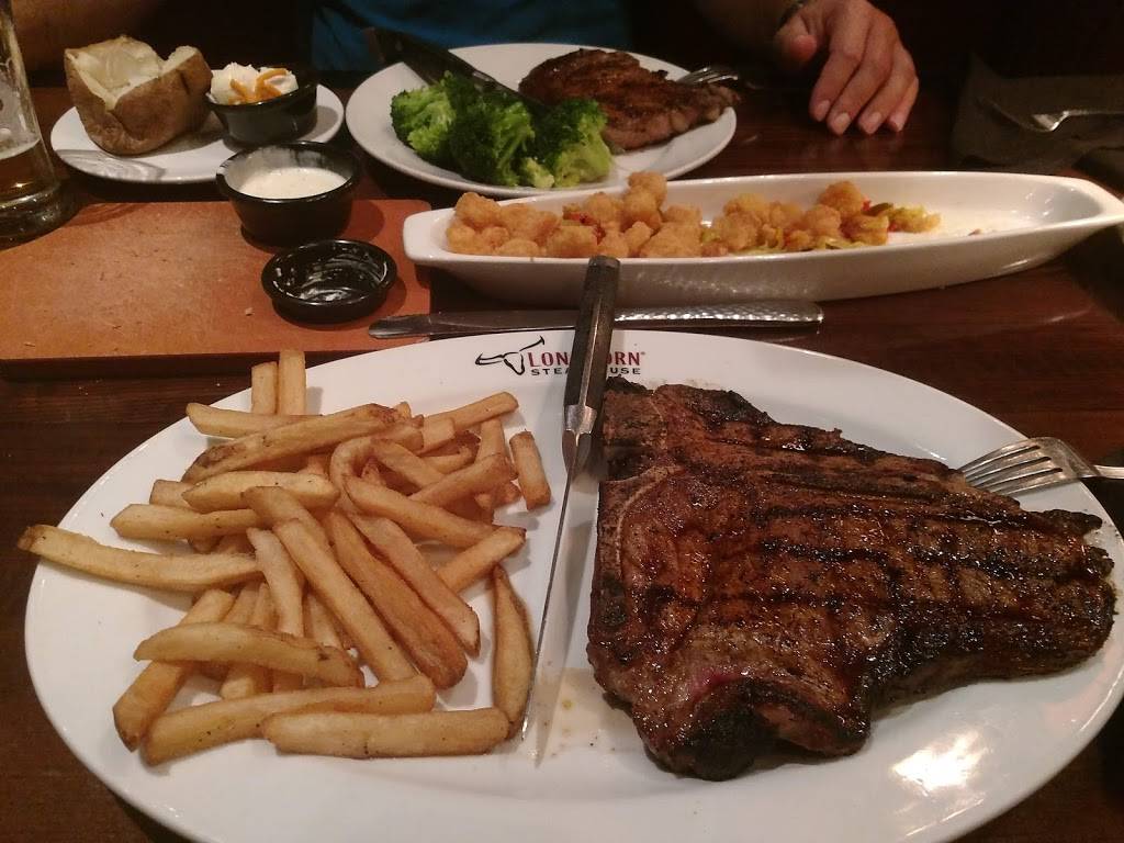 LongHorn Steakhouse | meal takeaway | 1900 Andover St, Tewksbury, MA 01876, USA | 9786405813 OR +1 978-640-5813