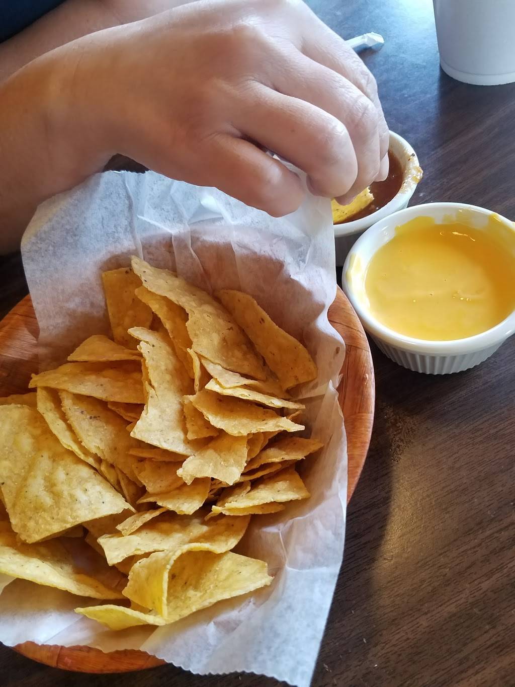 El Tequila | restaurant | 7666-7614 Marbach Rd, San Antonio, TX 78227, USA | 2106735700 OR +1 210-673-5700