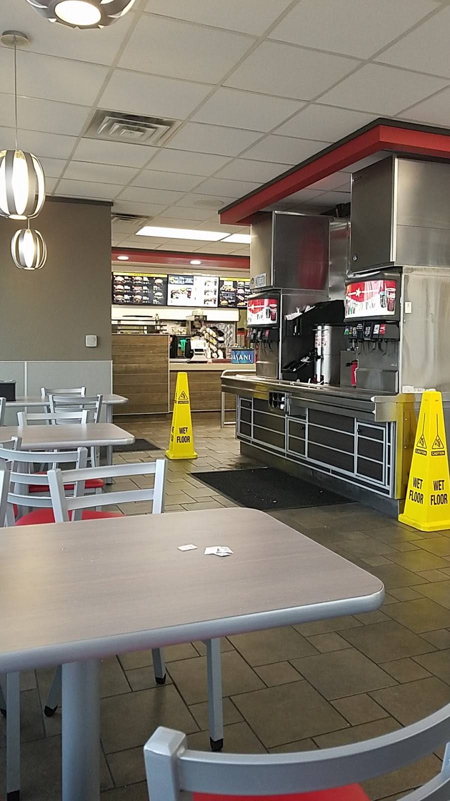 Hardees | restaurant | 115 S Ron McNair Blvd, Lake City, SC 29560, USA | 8433942219 OR +1 843-394-2219