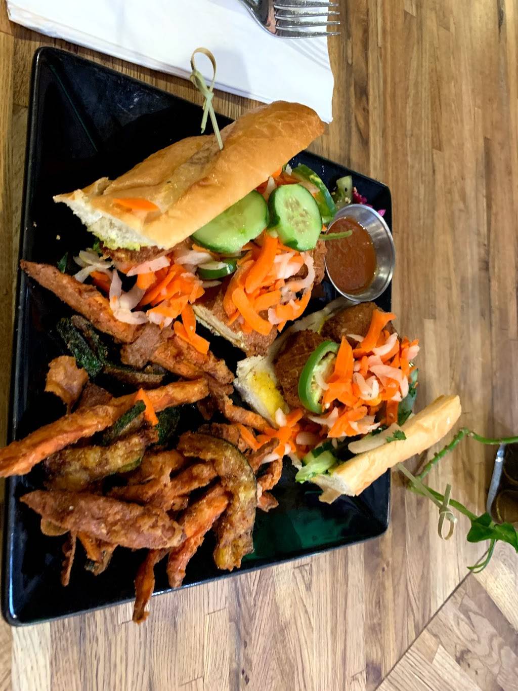 The DeLuxe | restaurant | 148 West St A-8, Reno, NV 89501, USA | 7756866773 OR +1 775-686-6773