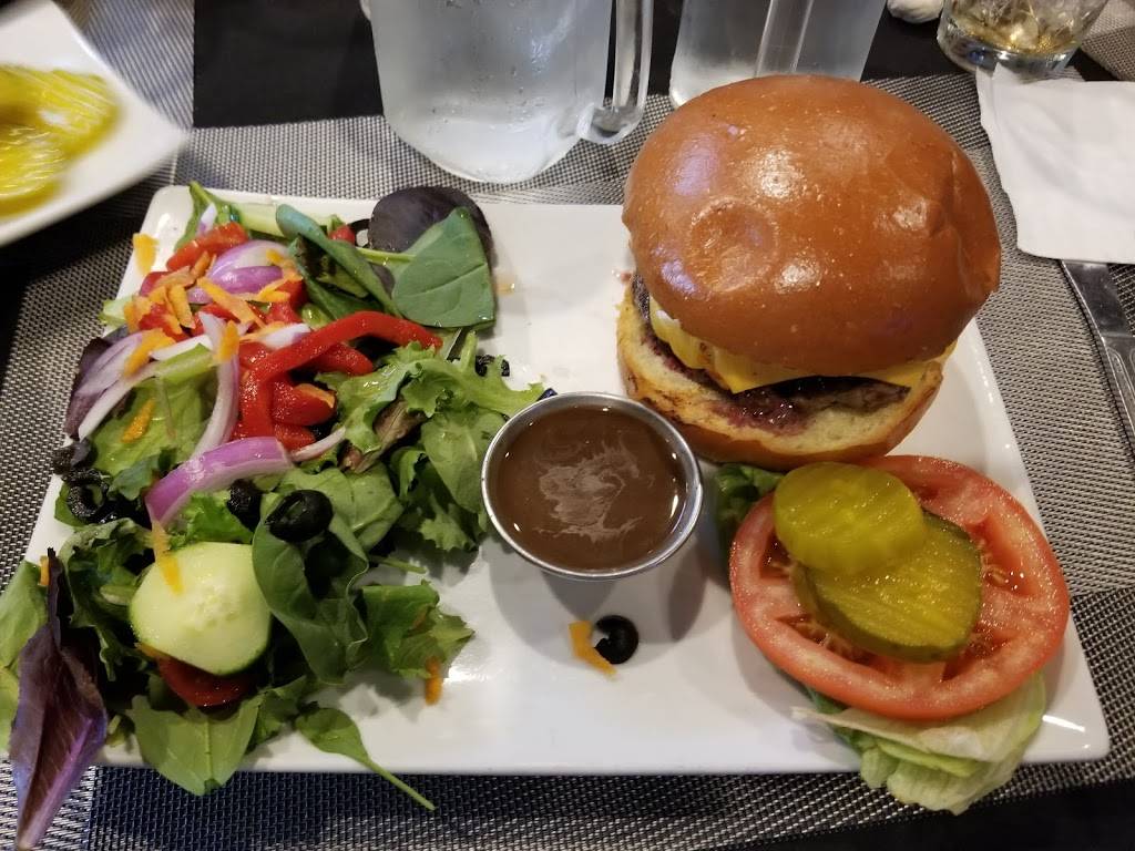 Tuckd Away Bar and Grill | restaurant | 90 Yonkers Ave, Tuckahoe, NY 10707, USA | 9142229162 OR +1 914-222-9162