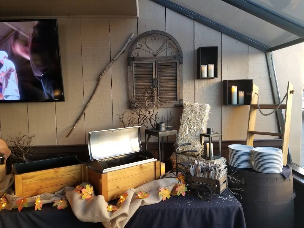 On the Rocks Bar And Grill | restaurant | 2332 West Coast Hwy, Newport Beach, CA 92663, USA | 9496738444 OR +1 949-673-8444