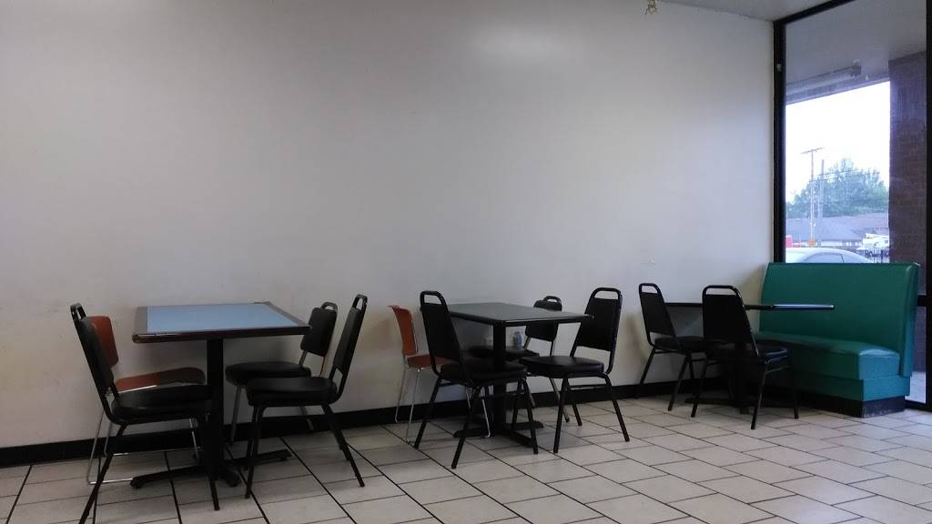 Yums Restaurant | restaurant | 3582 Summer Ave, Memphis, TN 38122, USA | 9013278989 OR +1 901-327-8989