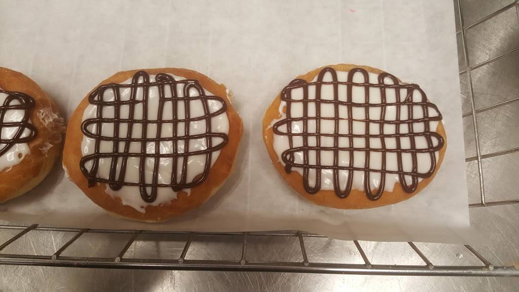 Dunkin | bakery | 8951 Daniels Pkwy Unit 101, Fort Myers, FL 33912, USA | 2393448699 OR +1 239-344-8699