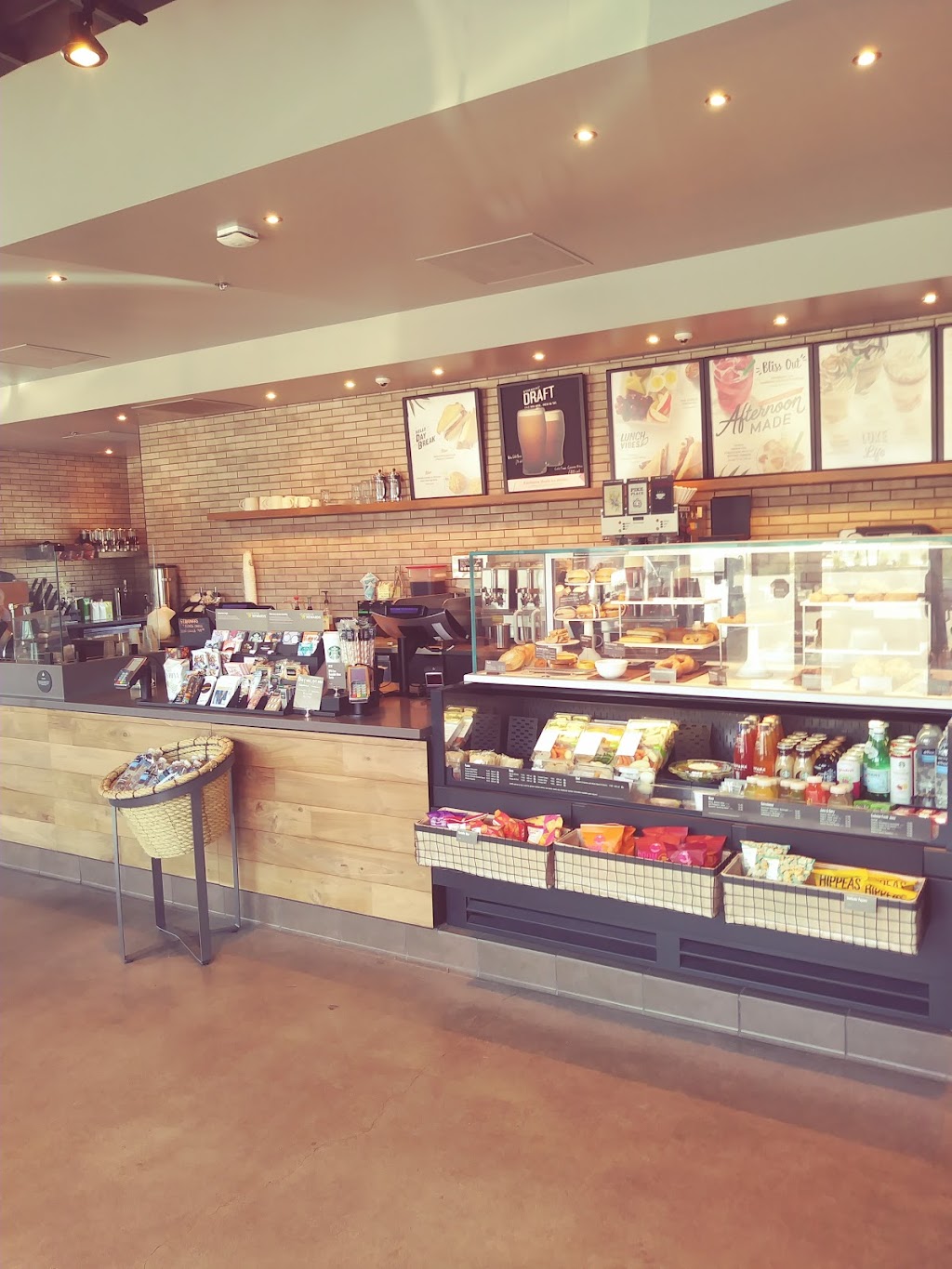 Starbucks | cafe | 3370 N 7th Ave, Phoenix, AZ 85013, USA | 4803383420 OR +1 480-338-3420
