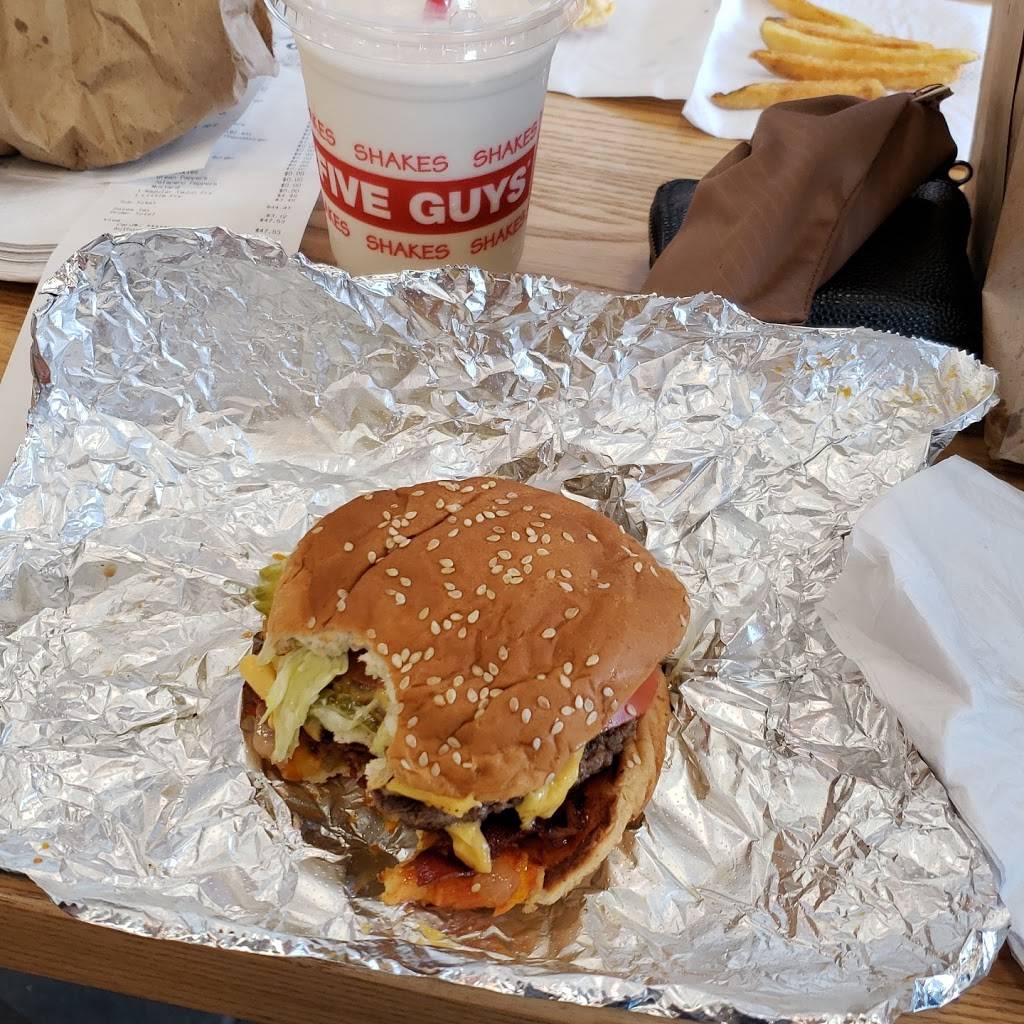 Five Guys | meal takeaway | 3267 Hodges Blvd, Jacksonville, FL 32224, USA | 9049924680 OR +1 904-992-4680
