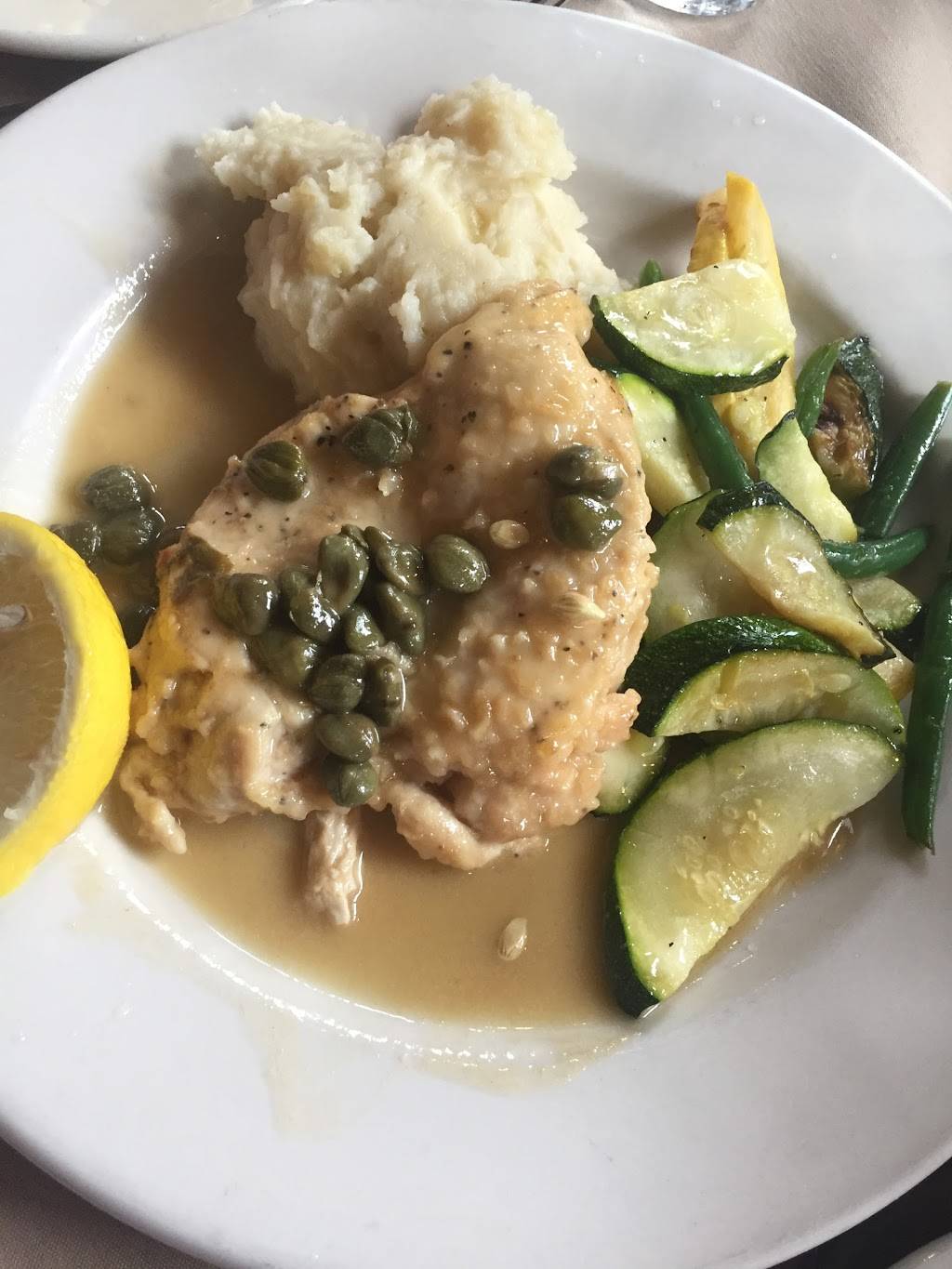 Dischs Route 53 Tavern | restaurant | 615 Washington St, Pembroke, MA 02359, USA | 7818262532 OR +1 781-826-2532