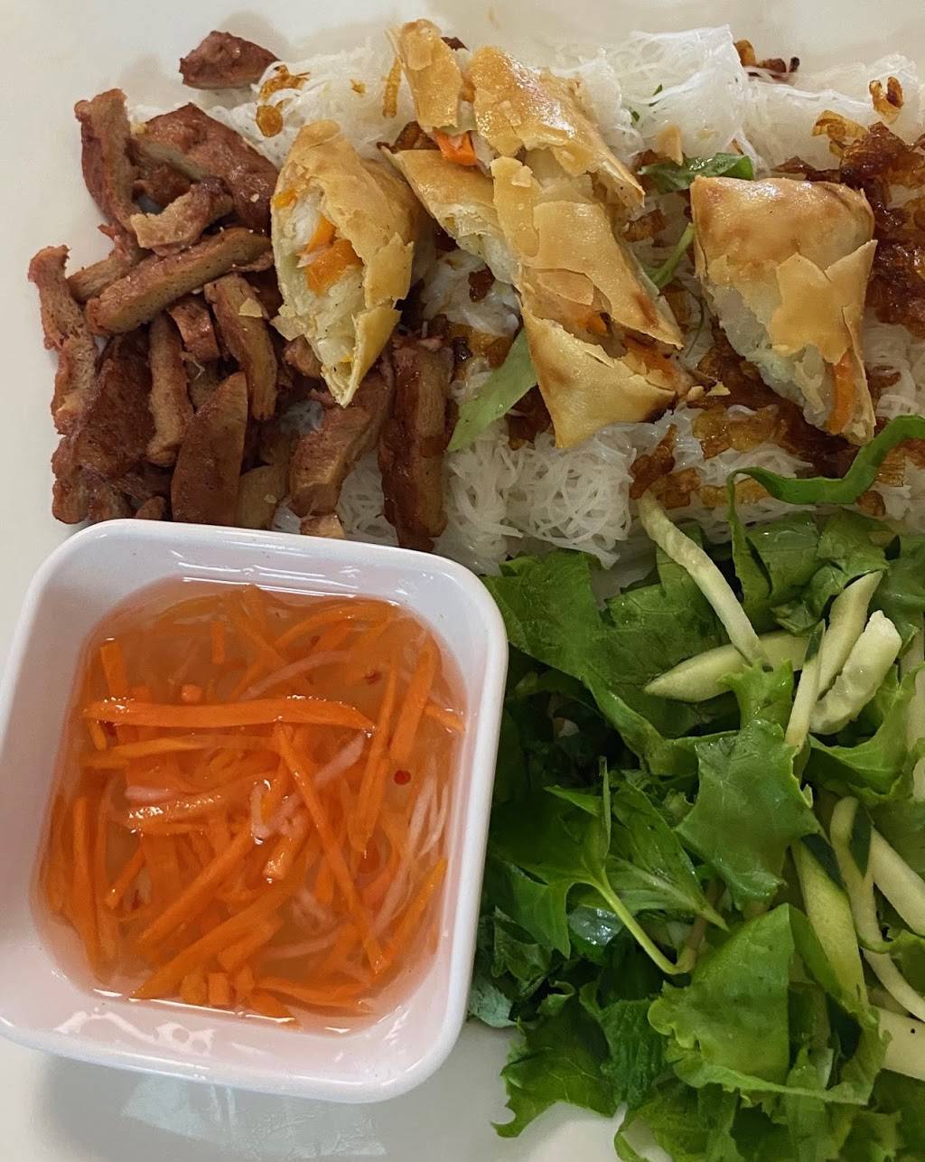 VG Wok | restaurant | 12313 Bellaire Blvd Suite O, Houston, TX 77072, USA | 2818095593 OR +1 281-809-5593