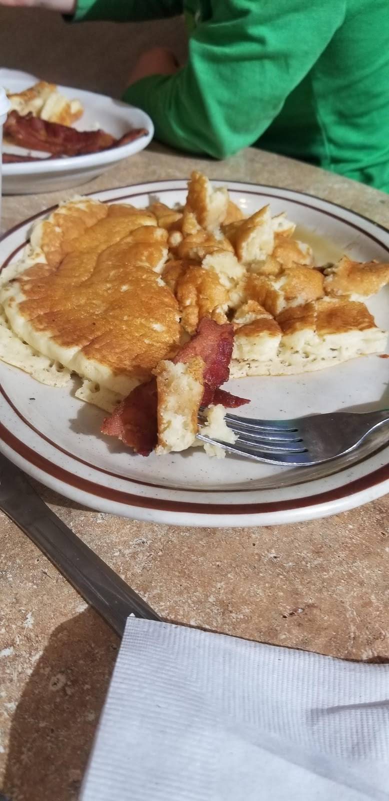 Christinas All Day Cafe | restaurant | 350 Delafield St, Waukesha, WI 53188, USA | 2625426739 OR +1 262-542-6739