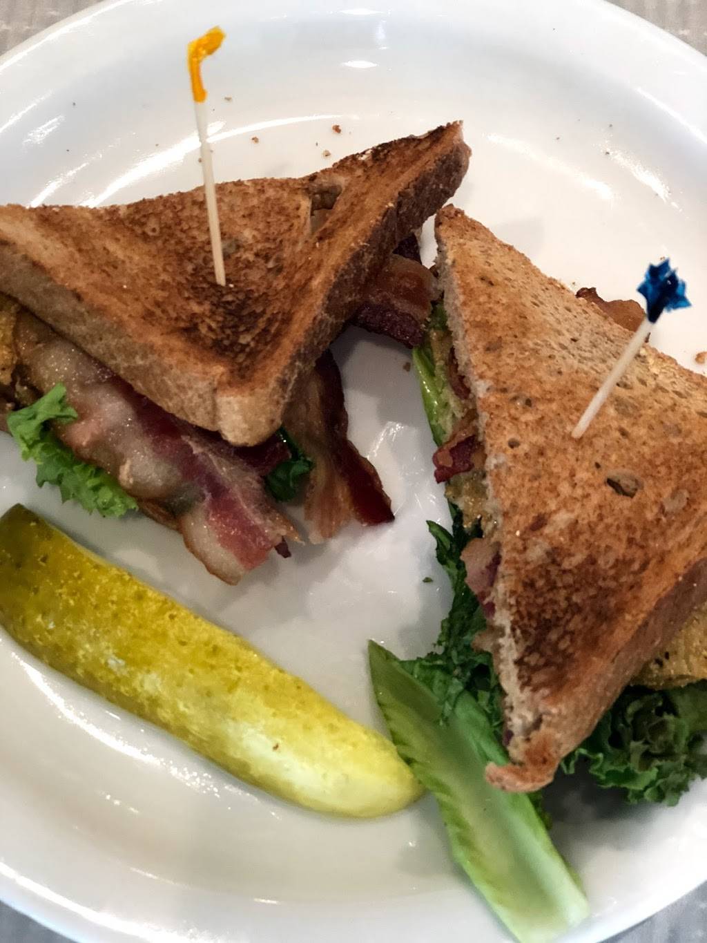 Townhouse Restaurant | meal takeaway | 139 N Central Ave, Oviedo, FL 32765, USA | 4073655151 OR +1 407-365-5151