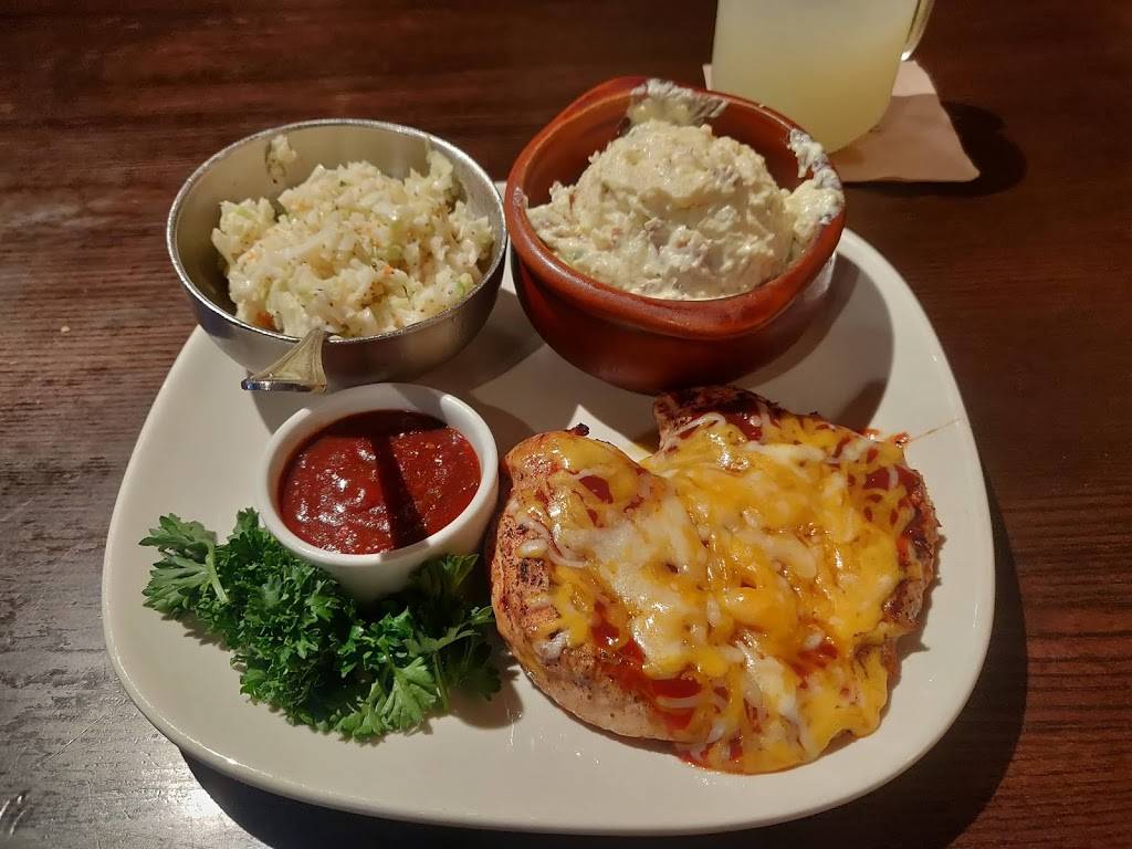 Zoës Kitchen | restaurant | 100 Ward Pkwy, Kansas City, MO 64112, USA | 8165312044 OR +1 816-531-2044