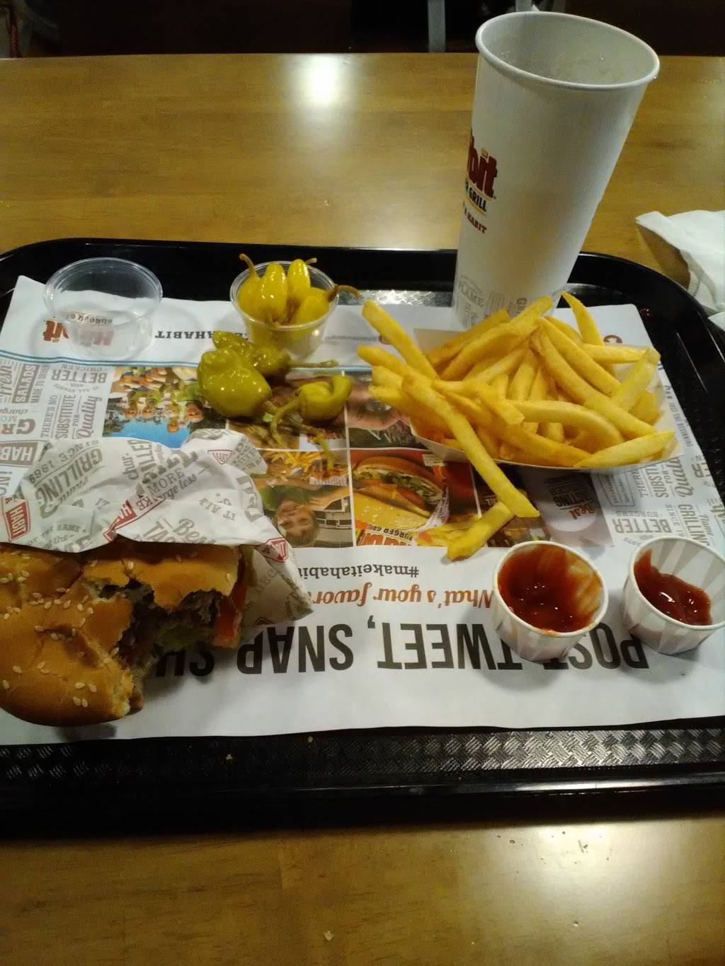 The Habit Burger Grill | restaurant | 900 University Ave, Riverside, CA 92521, USA | 9518277321 OR +1 951-827-7321