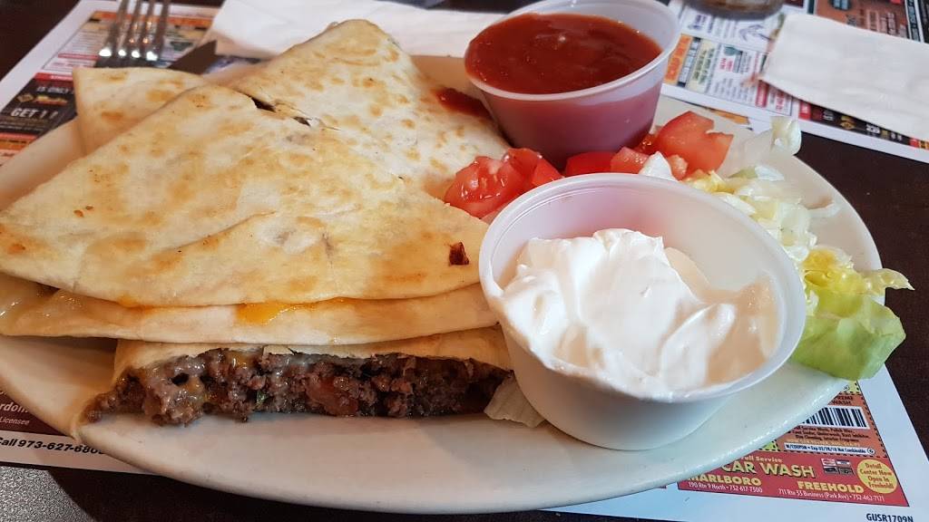 Guss Diner | restaurant | 135 NJ-33, Manalapan Township, NJ 07726, USA | 7322940006 OR +1 732-294-0006