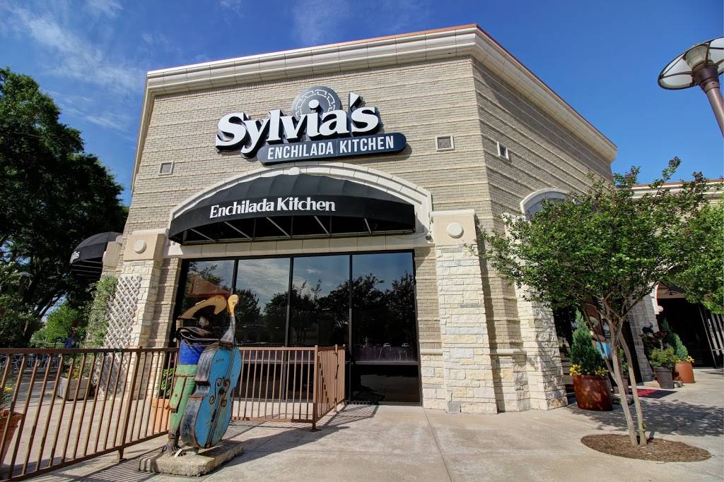 Sylvias Enchilada Kitchen | restaurant | 1140 Eldridge Pkwy, Houston, TX 77077, USA | 8322303842 OR +1 832-230-3842