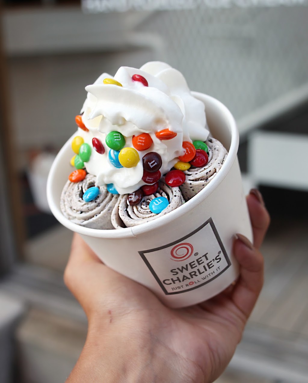 Sweet Charlies | restaurant | 3336 Hillside Avenue STE 2, New Hyde Park, NY 11040, USA | 5164939697 OR +1 516-493-9697