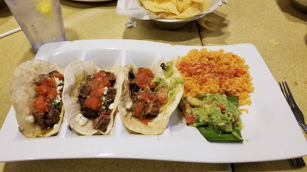 Cristinas | restaurant | 109 FM 544 #101, Murphy, TX 75094, USA | 9726083984 OR +1 972-608-3984