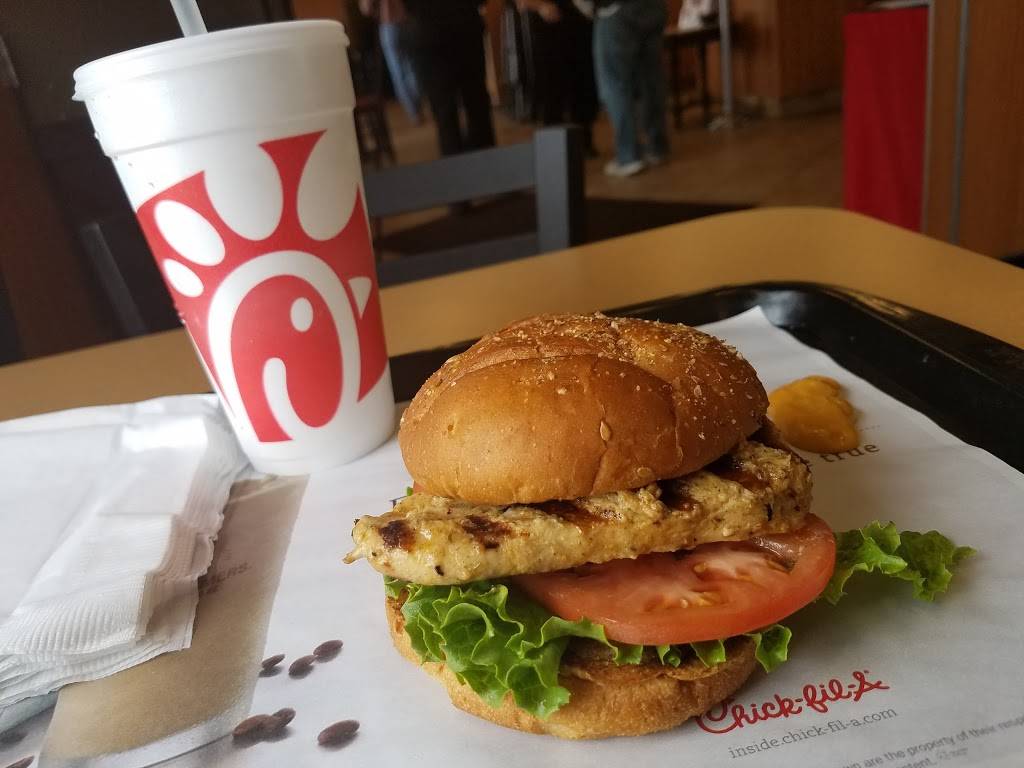 Chick-fil-A | restaurant | 2532 Green Mt Commons Dr, Belleville, IL 62221, USA | 6182579700 OR +1 618-257-9700