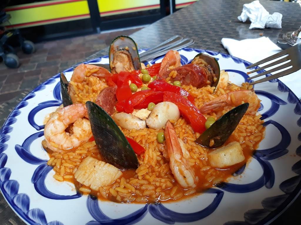 Fernandez the Bull Cuban Cafe | restaurant | 1201 Piper Blvd #10, Naples, FL 34110, USA | 2392549855 OR +1 239-254-9855