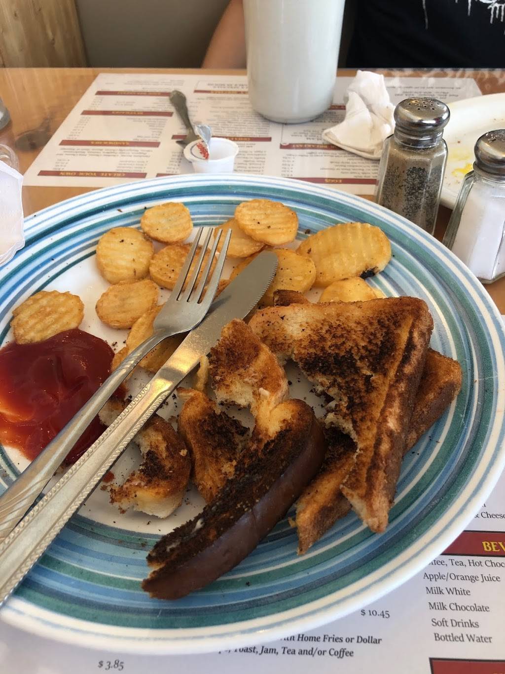 The Cookhouse Diner | restaurant | 111 Jarvis St, Fort Erie, ON L2A 2S3, Canada | 9058716112 OR +1 905-871-6112