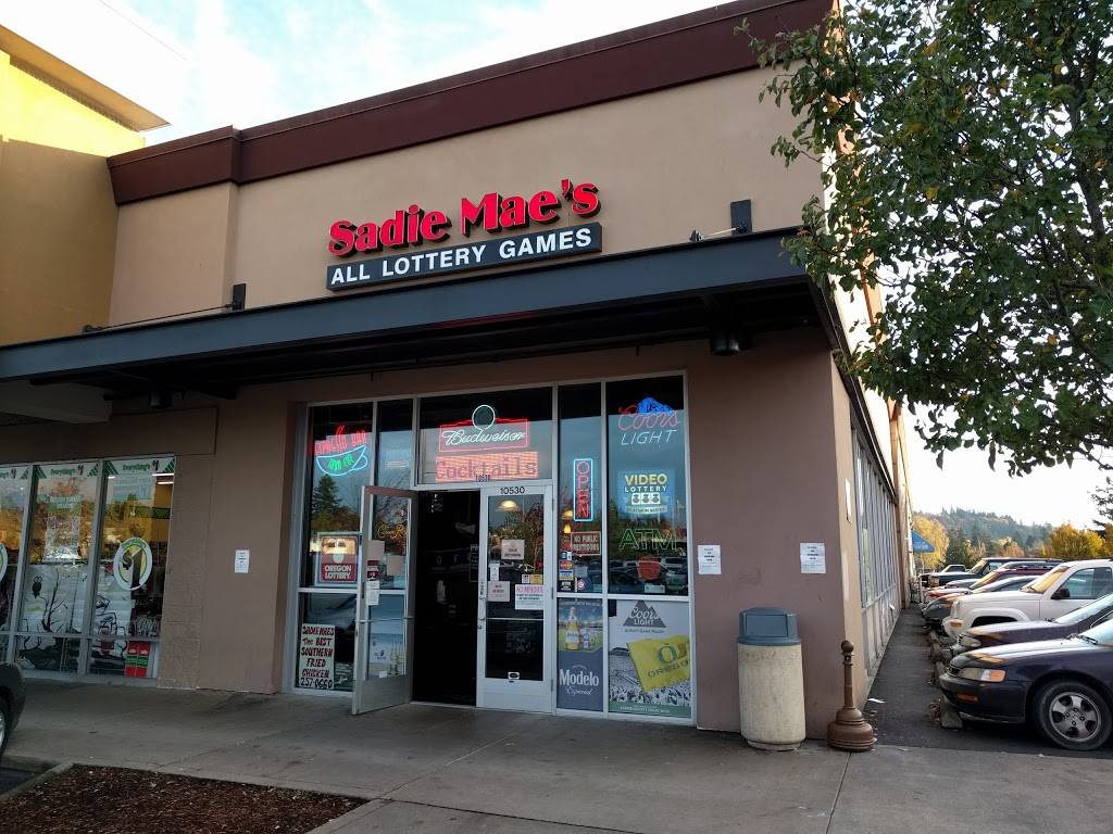 Sadie Maes Deli Dog | restaurant | 10530 SE Washington St, Portland, OR 97216, USA | 5032083055 OR +1 503-208-3055