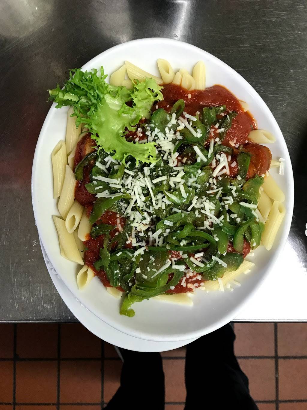 Anns Italian Restaurant | restaurant | 5969 S 108th Pl, Hales Corners, WI 53130, USA | 4144255040 OR +1 414-425-5040