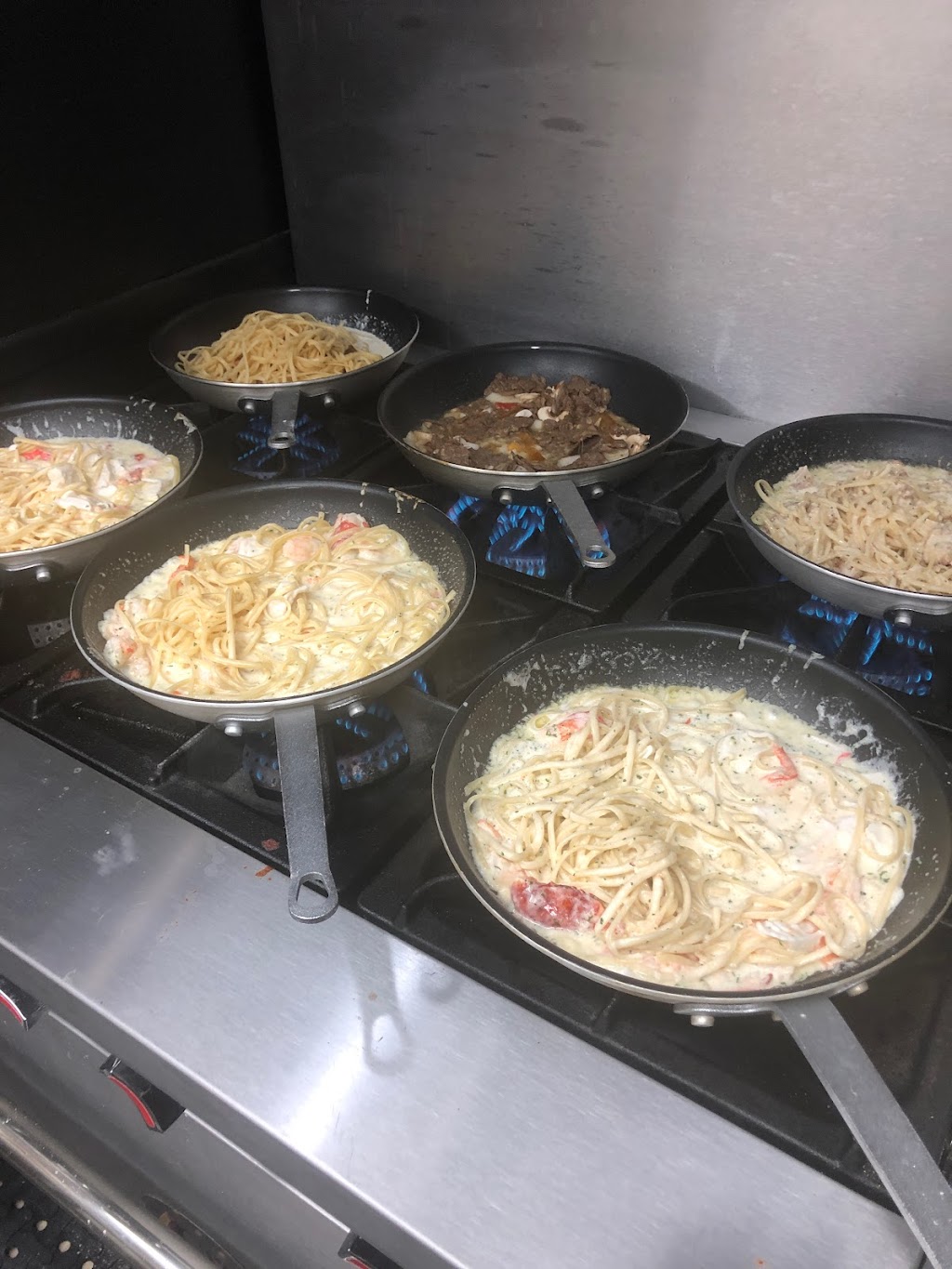 Black Bear Bistro & Pizzeria | restaurant | 2507 Soco Rd, Maggie Valley, NC 28751, USA | 8285931022 OR +1 828-593-1022